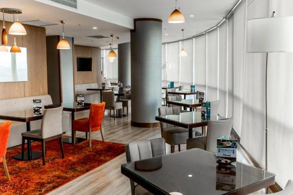 Parkside Hotel & Apartments