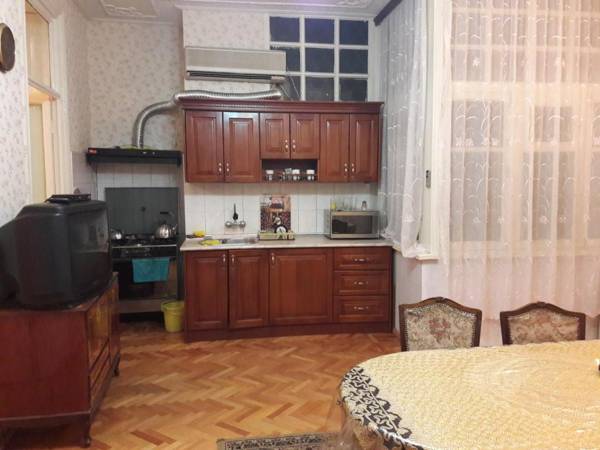 Guiet Center Apartment