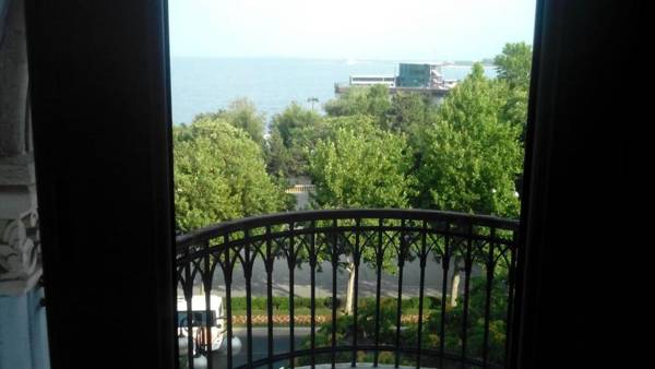 MaidensTower Sea Apartment 2