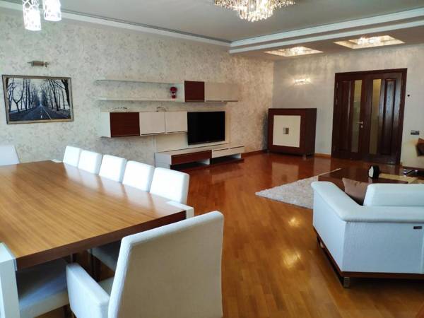 Family Nizami Apartment