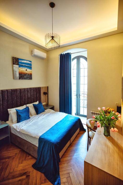 Renaissance Boutique