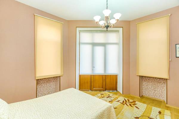 M Estate Targovu 2 room (009).