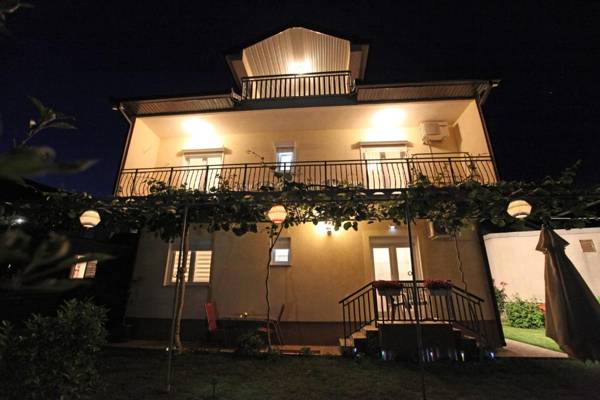 Apartments Lovori-Lorbe