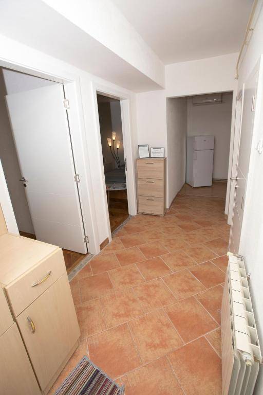 Downtown 3 Bedroom Apartment