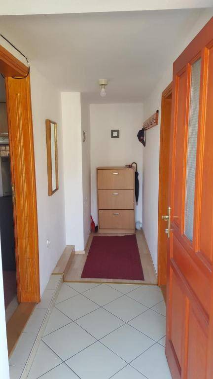 Apartment near center