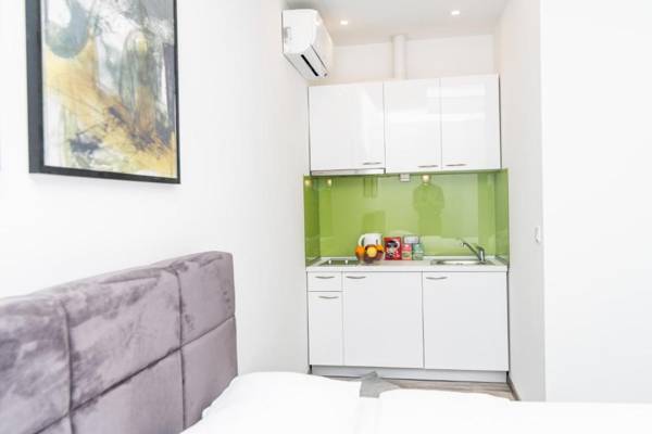 150sqm Apartment with 4 units! GREAT FOR GROUPS