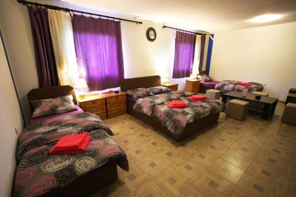 Hostel Topić