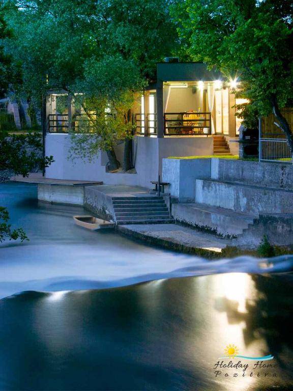 Holiday Homes Pozitiva