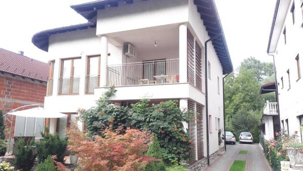 Farah Superior Apartments