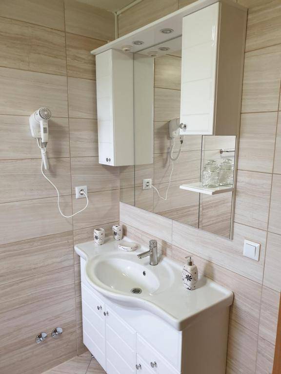 Apartments Karabegovic