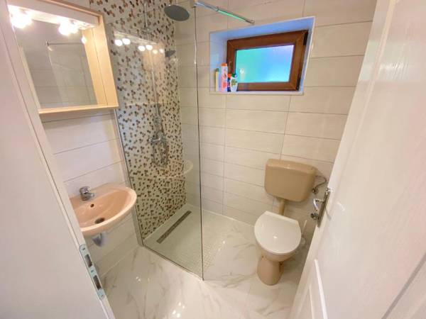 Stonemason's house 1975