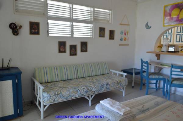 Green Garden Apartment