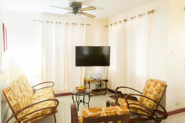 Darrel Cot Beachfront Cottage