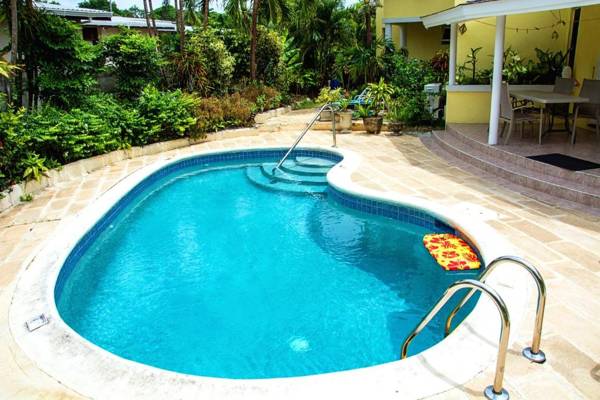 Vida Mejor - Poolside