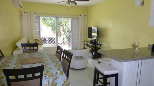 Rockley Golf Club 2 bed 2 bath Pool Tennis Golf Bar & Restaurant!
