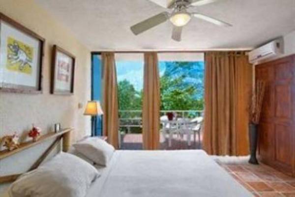 Moonraker Beach Hotel