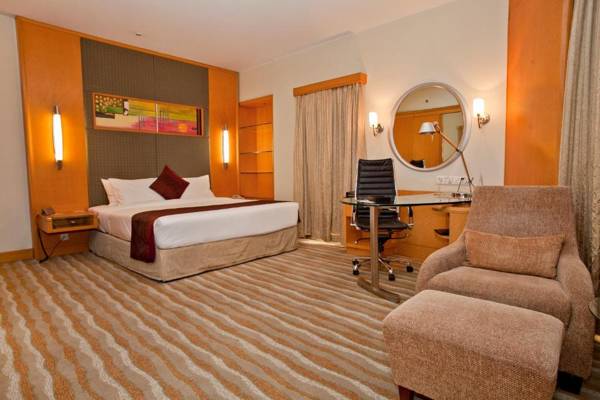 Lakeshore Hotel & Apartments