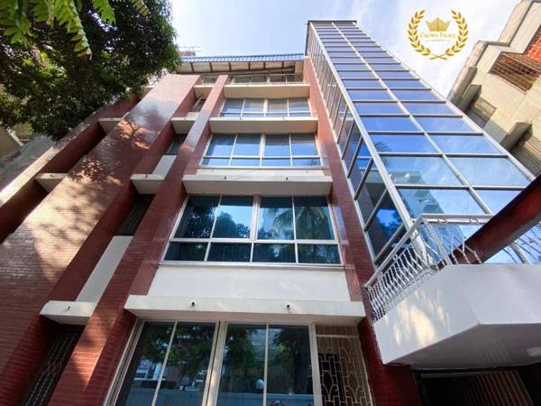 Crown Palace Residence