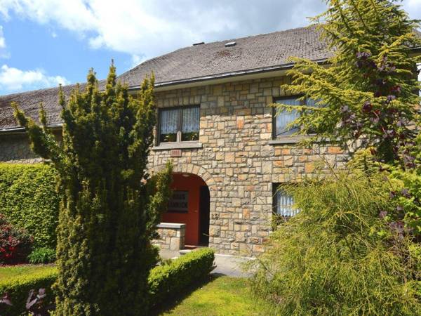 Cosy Holiday Home in Nidrum with Sauna Terrace Garden BBQ