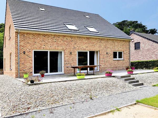 Modern Holiday Home in Hastiere near Forest