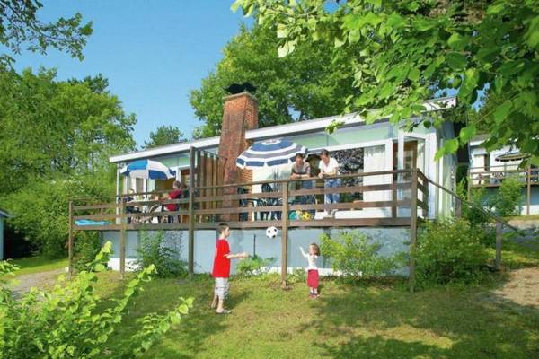 Cozy carefully furnished bungalow near the Maas