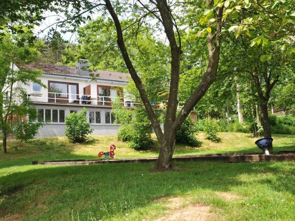 Cozy carefully furnished bungalow near the Maas