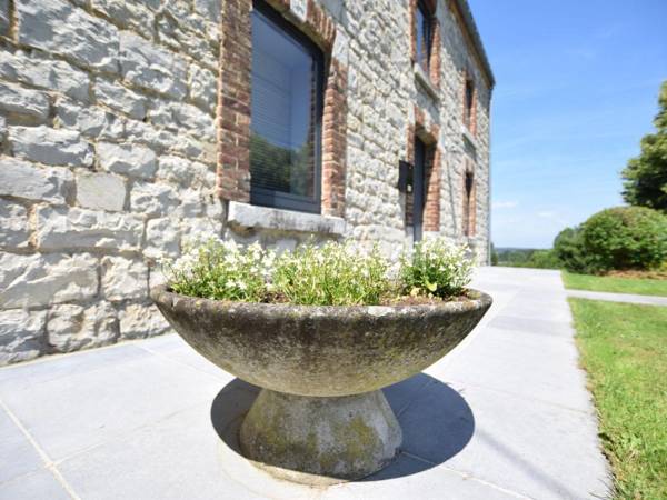 Cottage with a beautiful view of the surrounding landscape