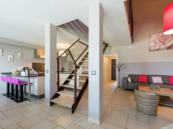 Magnificent character cottage with hot tub near Marche-en-Famenne