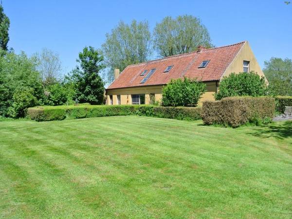 Countryside holiday home in Aartrijke with a garden