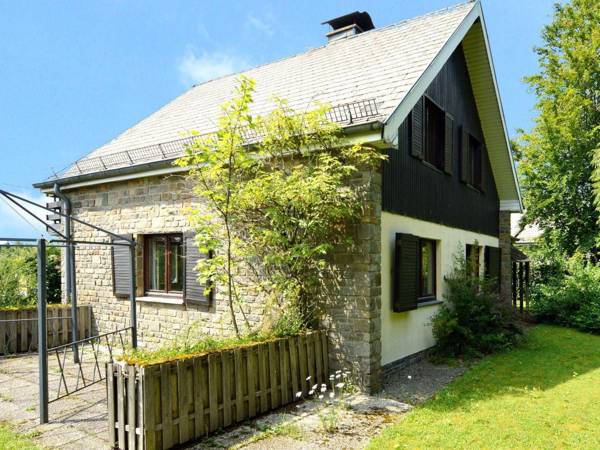 Lovely detached house in quiet area with very spacious garden terrace and WiFi