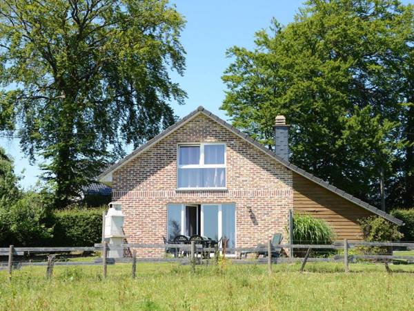 Picture-perfect Holiday Home in Sourbrodt with Garden BBQ