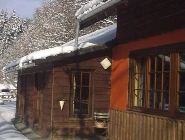 Modern Holiday Home in Waimes near Lake