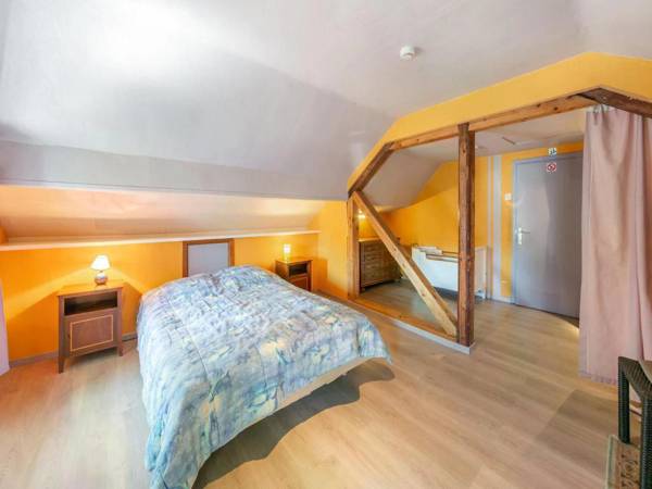 Pretty house in the Ardennes with swimming pool games room!