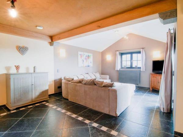 Spacious Holiday Home in Nafraiture with Garden