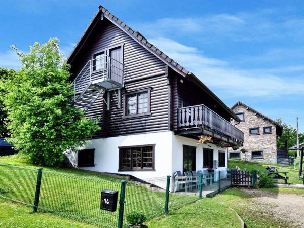 Attractive Chalet in Fraiture with Sauna and Garden