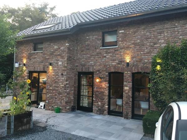 Room in Guest room - Bedroom and small private bathroom