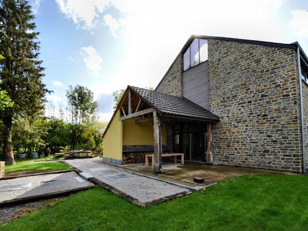 Pleasant Holiday Home in Erezée Ardennes with Jacuzzi Sauna
