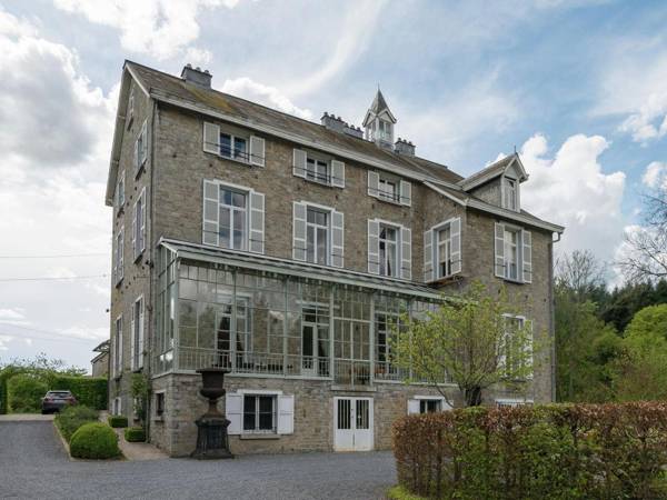 Beautiful manor house in a park near Rochefort and Han-sur-Lesse