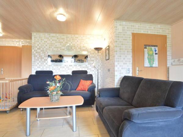 Comfy Holiday Home in Burg Reuland with Sauna Terrace BBQ