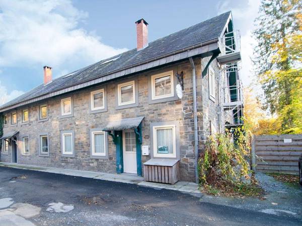 A charming and comfortable renovated house with garden and a large terrace