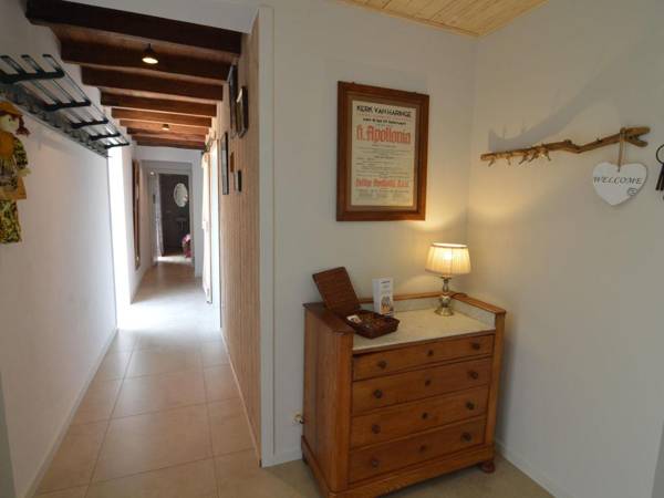 Gorgeous country house with giant garden and views of the fields.