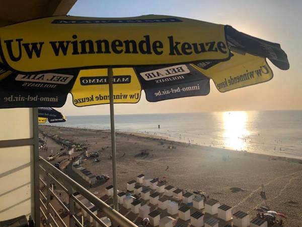 SEAVIEW - 2-bedroom apartment - OOSTENDE - Type Hasselt - direct seaview situated at the beachfront