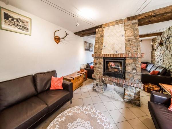 Charming Holiday Home in Awenne with a Beautiful Terrace