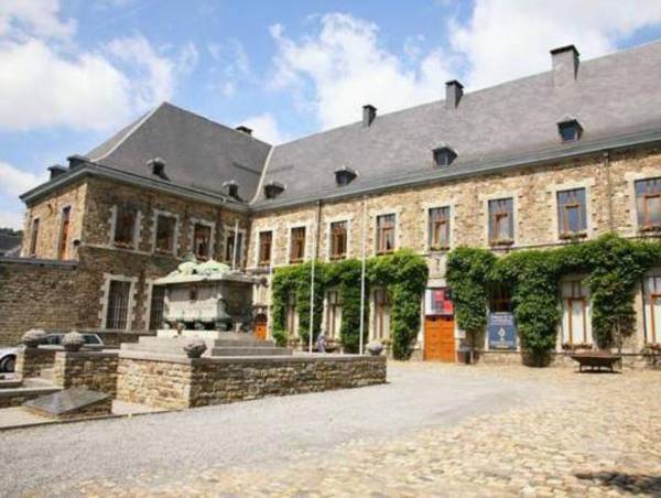 Luxury Apartment in Malmedy with Jacuzzi