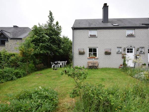 Cozy Apartment in Paliseul with Garden