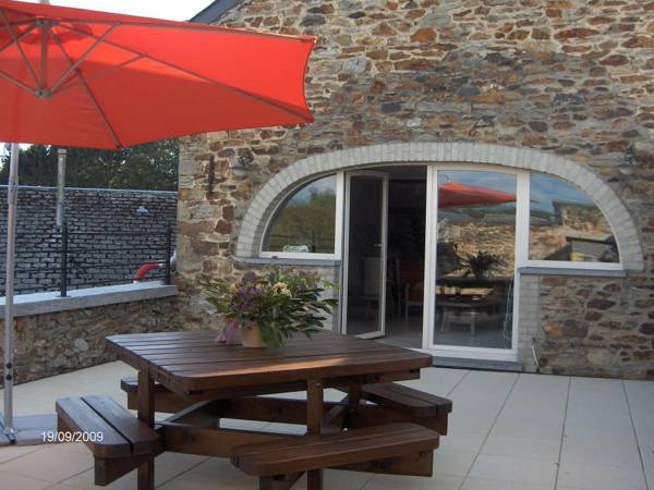 Magnificent Holiday Home in Libin with Barbecue