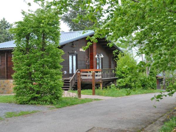 Inviting Holiday Home a drive from Cave of Lorette Namur and Parc Naturel Rgional des Ardennes