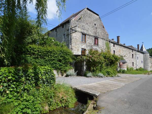 Enchanting Cottage in Comblain-Fairon with Terrace Garden