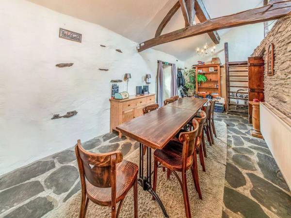 Characteristic and atmospheric semi-detached house with WiFi near Luxembourg