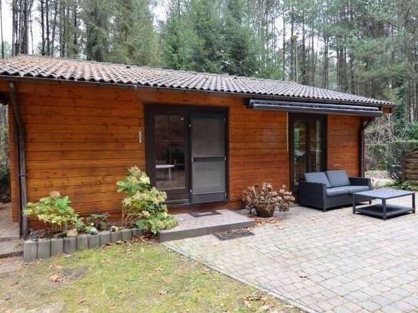 Cozy Chalet in Nijlen with Large Garden